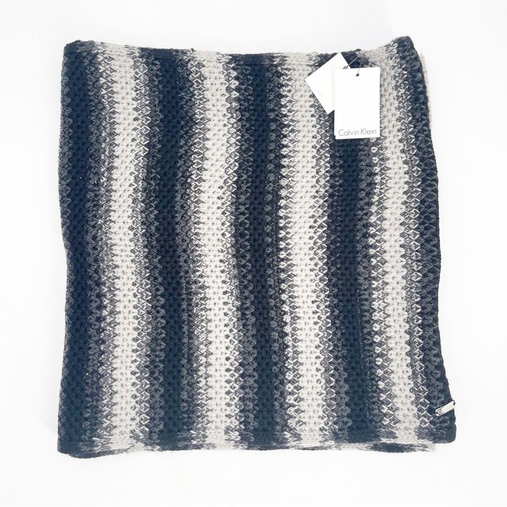 CALVIN KLEIN Scarf Infinity Loop Knit Yarn Winter Fall One Size Gray Black NWT